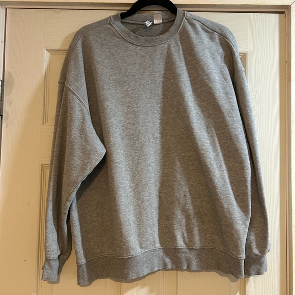 H&M Other - H&M Men's Heather Gray Crewneck Sweater